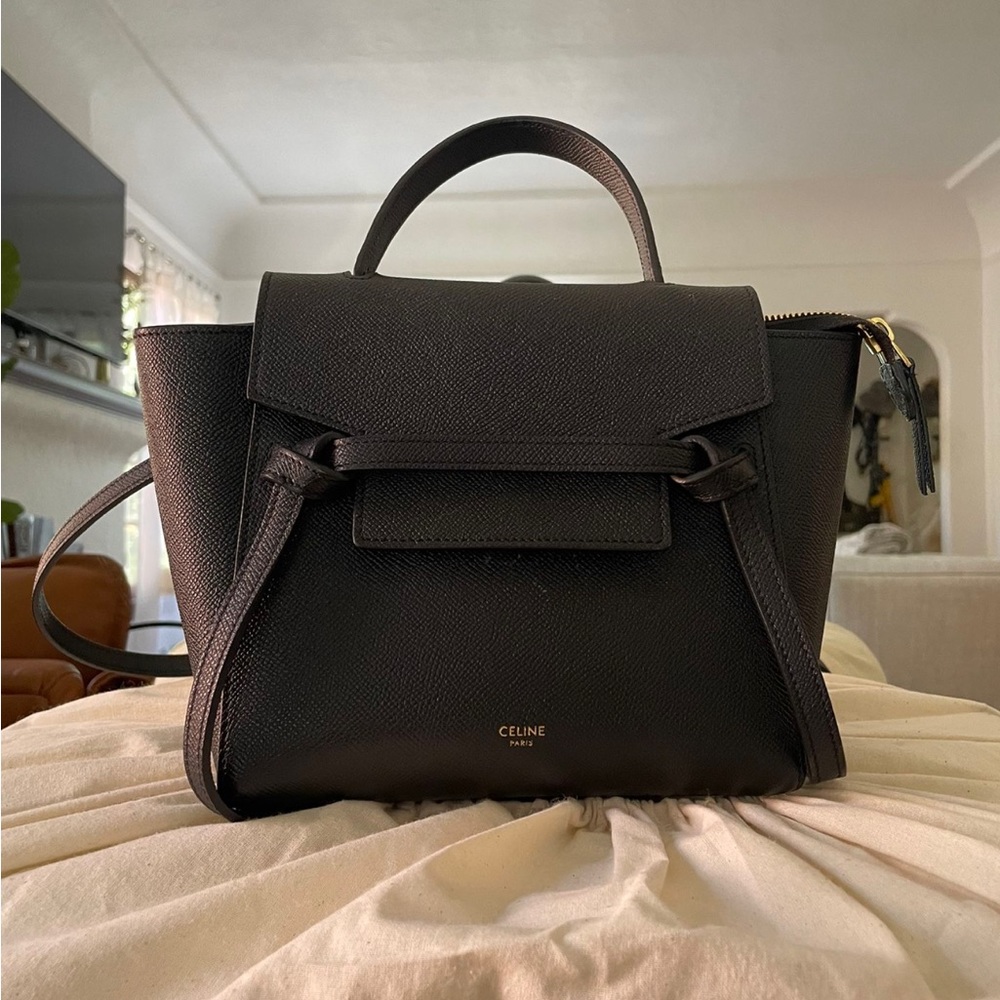 CELINE NANO BELT BAG IN GRAINED
CALFSKIN BLACK